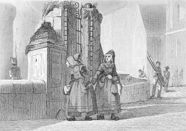 Schwarz-Weiß-Etikett Von Zweien Frauen, Die Vor Einem Gebäude Stehen, Mit Einigen Anderen Leuten Im Hintergrund, Betitelt Mit "Victorianische Frauen In Der Stadt London".
