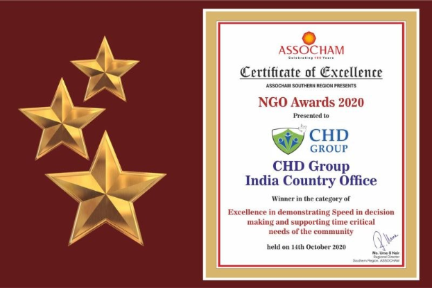Auszeichnung für die NGO Awards 2020 mit dem Text "Chd Group India Country Office" und einem Schild-Logo mit einem zentralen Stern und einem Lorbeerkranz, der von drei Sternen auf der linken Seite umgeben ist.