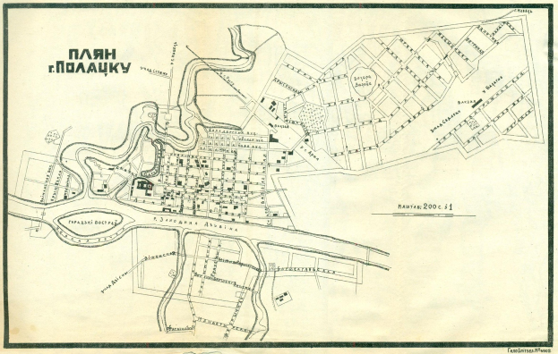 Detailierte alte Karte von Nowgorod, Russland, zeigt Straßen, Gebäude und Sehenswürdigkeiten mit begleitendem Text.