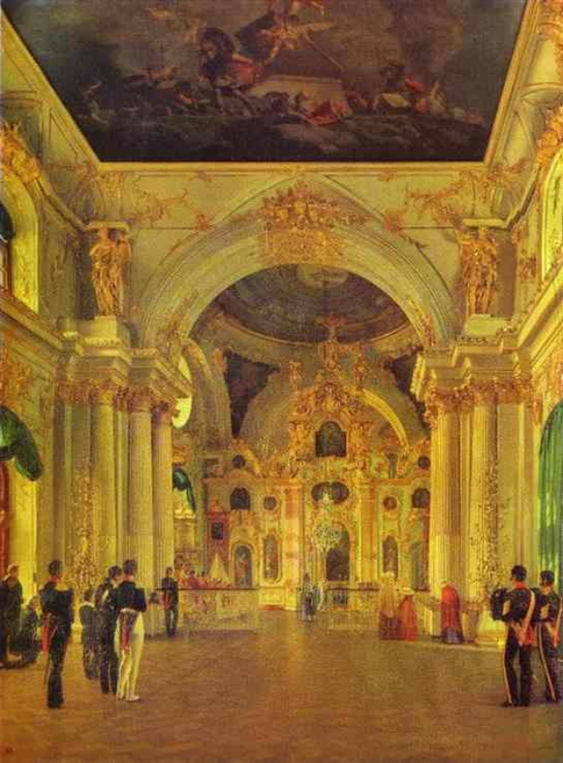 Innenansicht des Hermitage-Museums in St. Petersburg, Russland, mit Menschen, Säulen, Statuen, einem Kronleuchter, detaillierten Wandverzierungen und einer bemalten Decke.