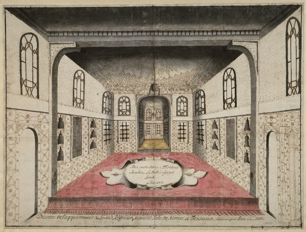 Sie Strahlt in Chanel Feder-Traum