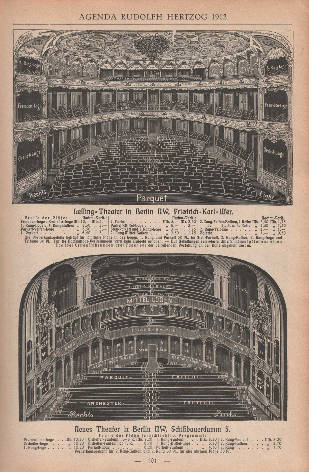 Schwarz-weiß-Illustration einer alten Buchseite mit einer detaillierten Zeichnung eines großen Auditoriums in Berlin, Deutschland, aus dem Jahr 1912 sowie Text zur Beschreibung des Theaterlayouts.