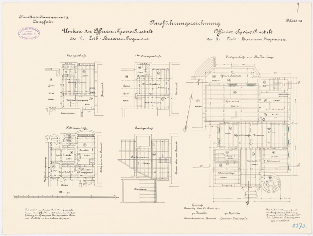 Schwarz-weißer architektonischer Grundriss des ehemaligen Bundeskanzleramts mit detaillierten Layouts und Anmerkungen.