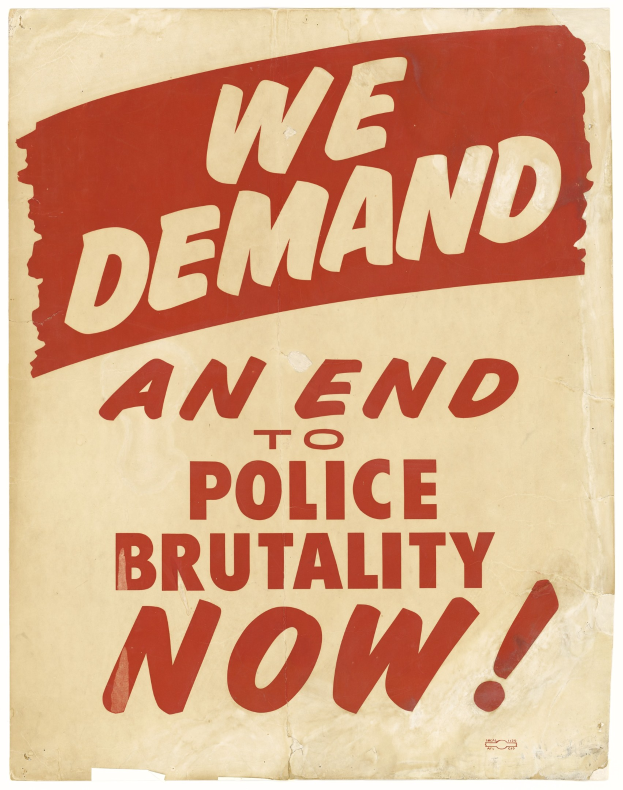 Plakat mit fettem schwarzem Text "Wir fordern jetzt ein Ende der Polizeigewalt" auf einem weißen Hintergrund, eingerahmt von einem schwarzen Rand.