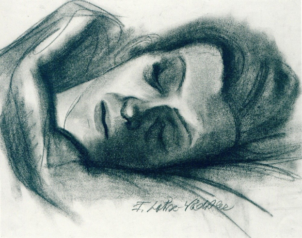 Eine Bleistiftzeichnung einer Frau mit geschlossenen Augen, die von weichem Licht erhellt wird, ihr Haar ist zurückgebunden und ihre Lippen leicht geöffnet, strahlt eine friedliche expression aus.