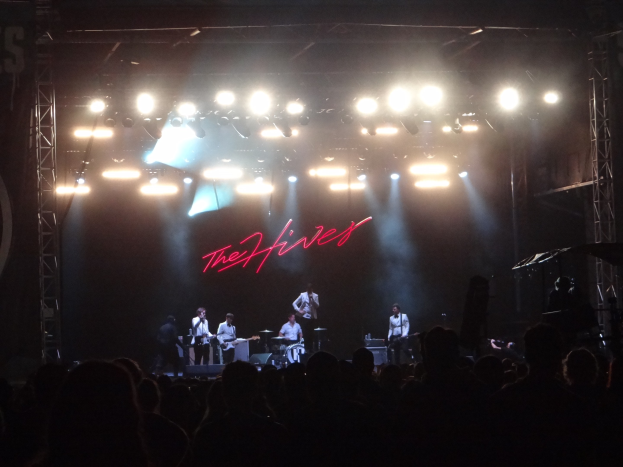 Diese Band bringt ungehinderten Glam Metal nach Braunschweig