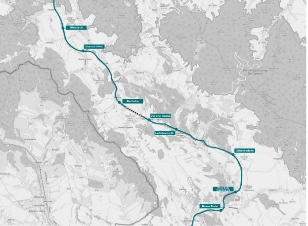 Eine Stadtkarte mit einer blauen Linie, die die Route eines Fahrradwegs markiert, einschließlich Start- und Endpunkten.