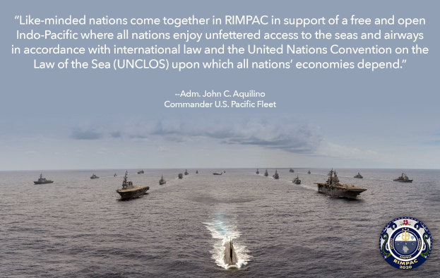 Eine Gruppe von Schiffen, die auf dem Ozean segeln, mit einem Zitat über internationale Zusammenarbeit und einem Logo unten, unter einem bewölkten Himmel.