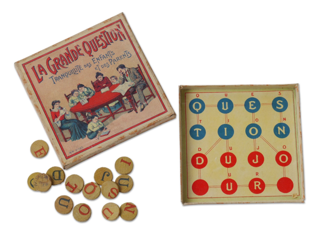 Board game "La Grande Question" with a coin box and scattered coins.