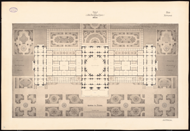 Schwarz-weißer architektonischer Grundriss eines großen Gebäudes mit zahlreichen beschrifteten Räumen, einschließlich des Erdgeschossplans von Schloss Berlin, begleitet von handschriftlichen Anmerkungen.