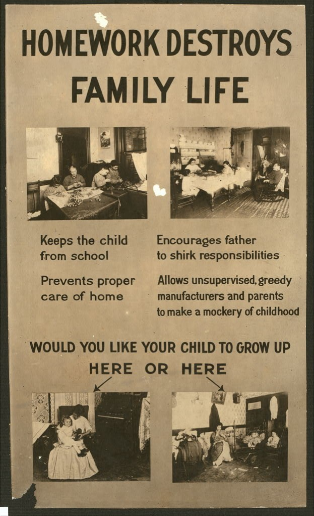 Plakat mit der Aufschrift "Hausaufgaben zerstören das Familienleben", das eine bunte Gruppe von Menschen zeigt, die entschlossen in die Kamera schauen.