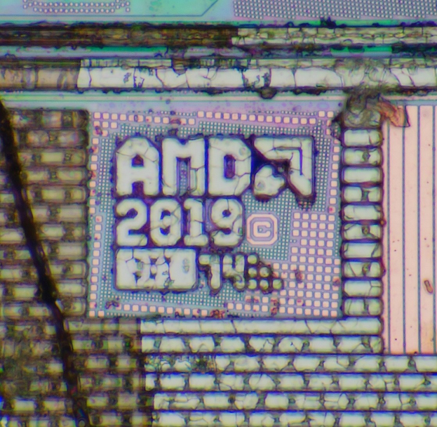 Nahaufnahme eines AMD-Computerchips mit der Aufschrift "AMD 2019".