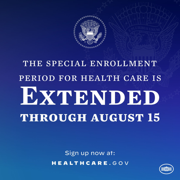 Plakat mit Text und Logo, auf dem steht: "Die Sonderanmeldephase für die Gesundheitsversorgung wird bis zum 15. August verlängert."